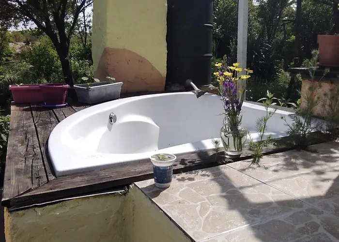 Rustic Village Retreat *